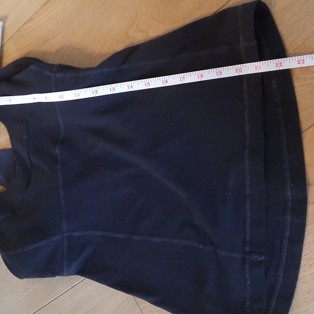 LULULEMON Sz 4 Workout Tank - Picture 4 of 6